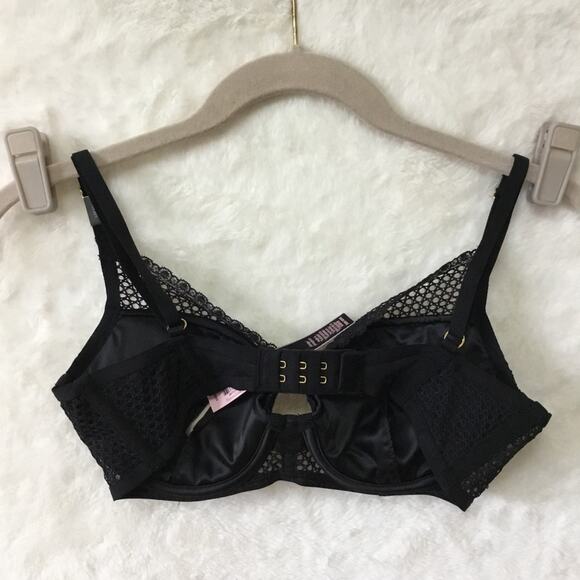 Victoria's Secret Black Fishnet Lace Push-Up Bra - Picture 4 of 11